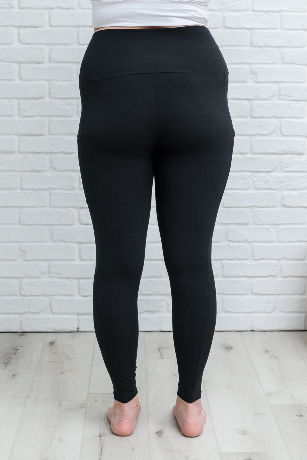 PREORDER: Crossover Leggings in Black