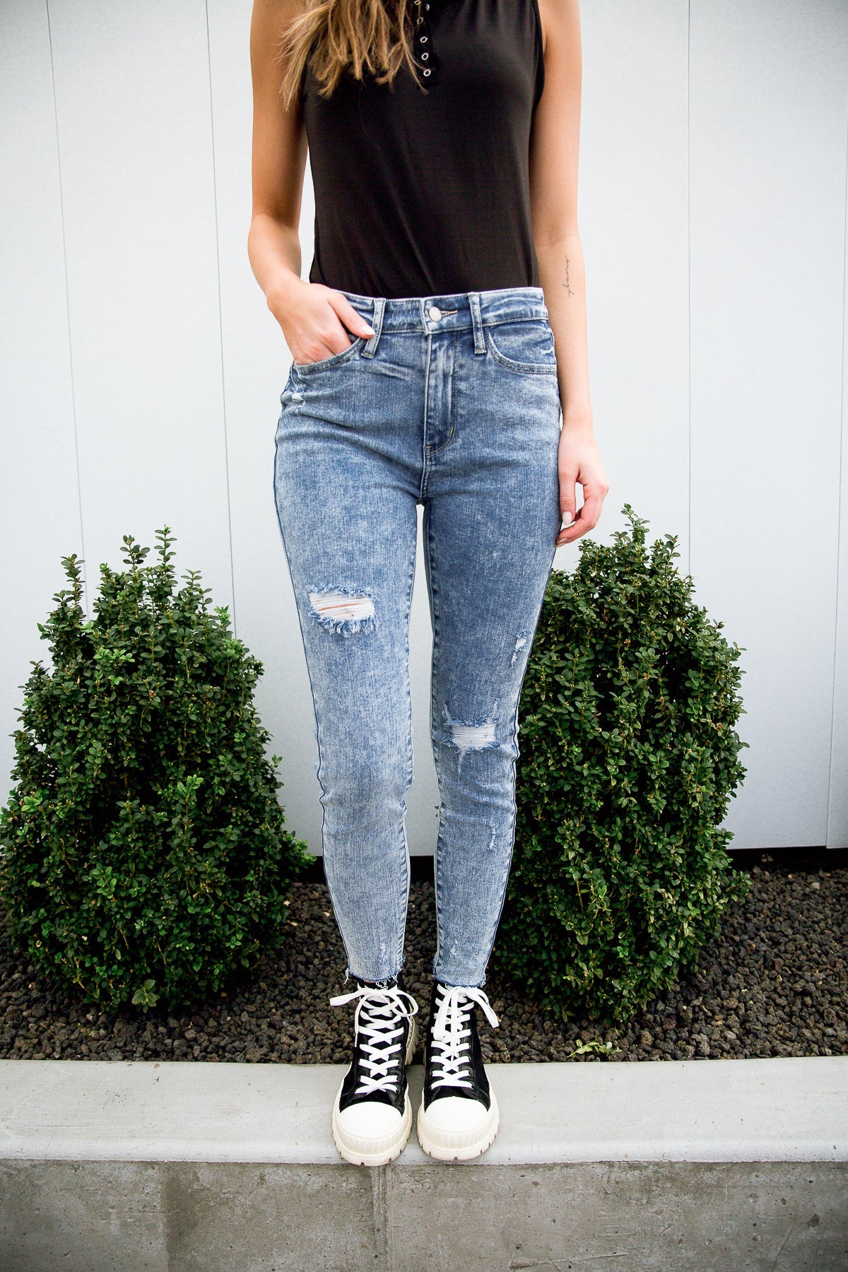 Acid Wash Destroyed Hem Skinny Jeans