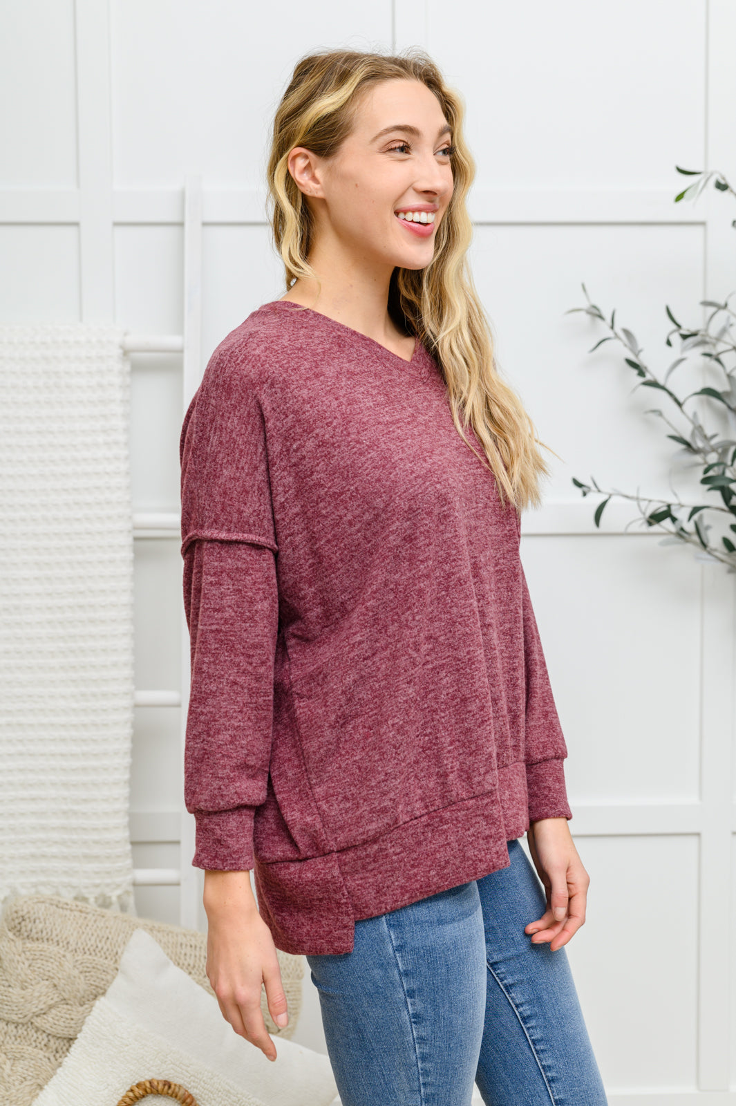 Brushed Soft Sweater In Burgundy