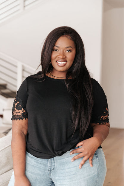 Chloé Lace Twist Top In Black