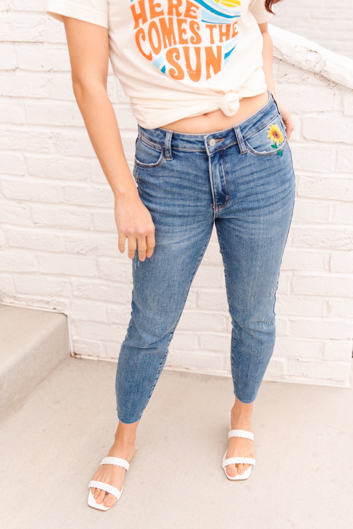 Hi-Rise Relaxed Sunflower Embroidery Jeans