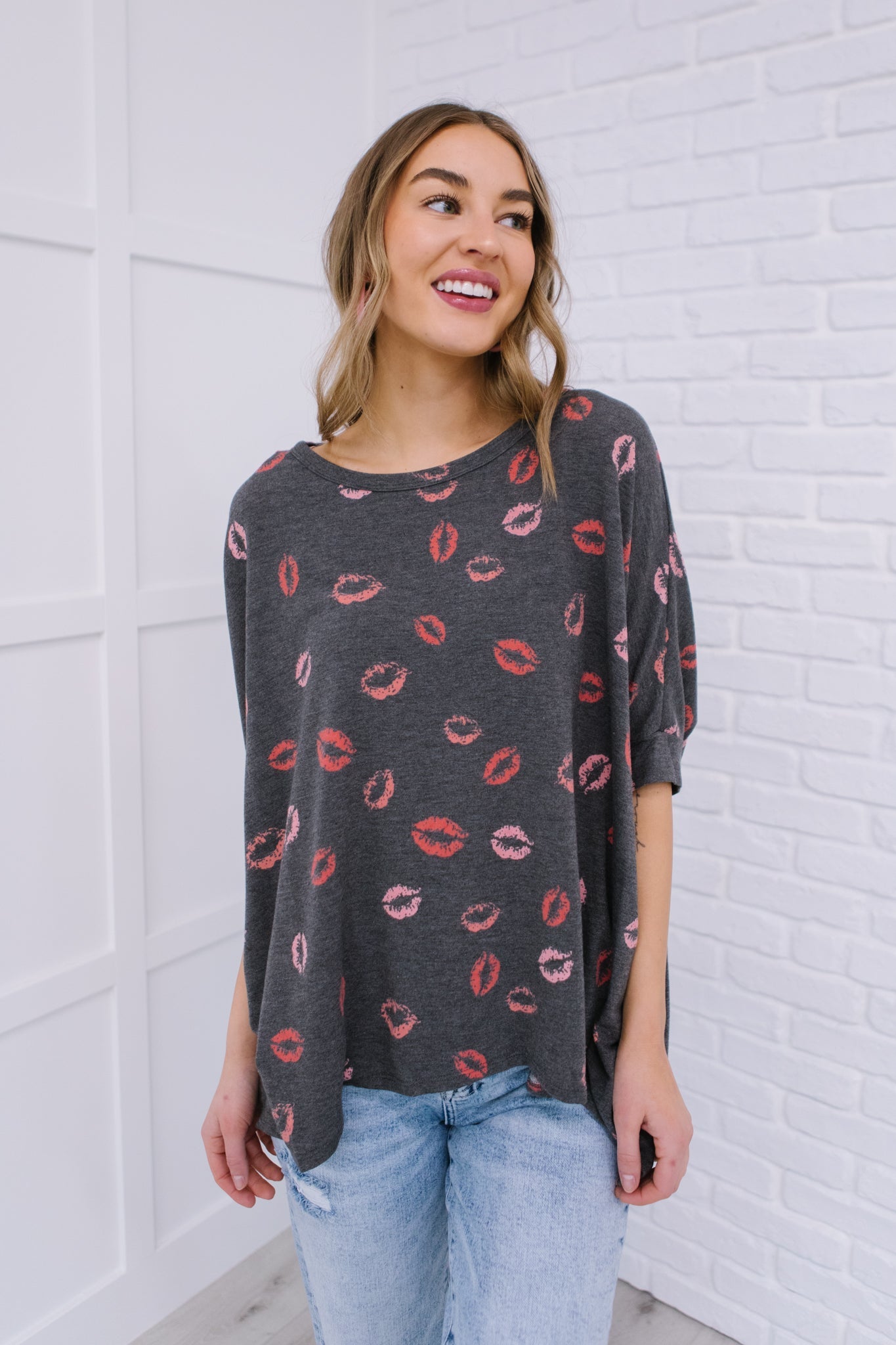 Kiss Kiss Top in Charcoal