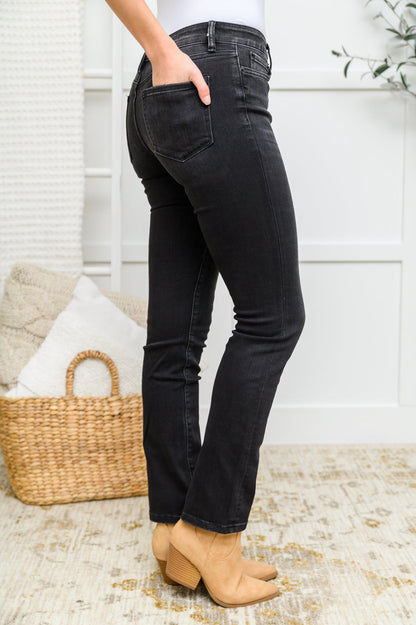 Kortney Mid Rise Straight Leg Jeans In Washed Black