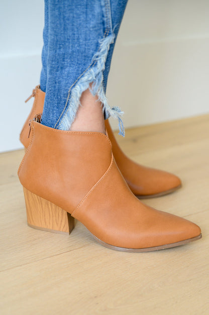 No Doubt Notched Ankle Boots In Brown